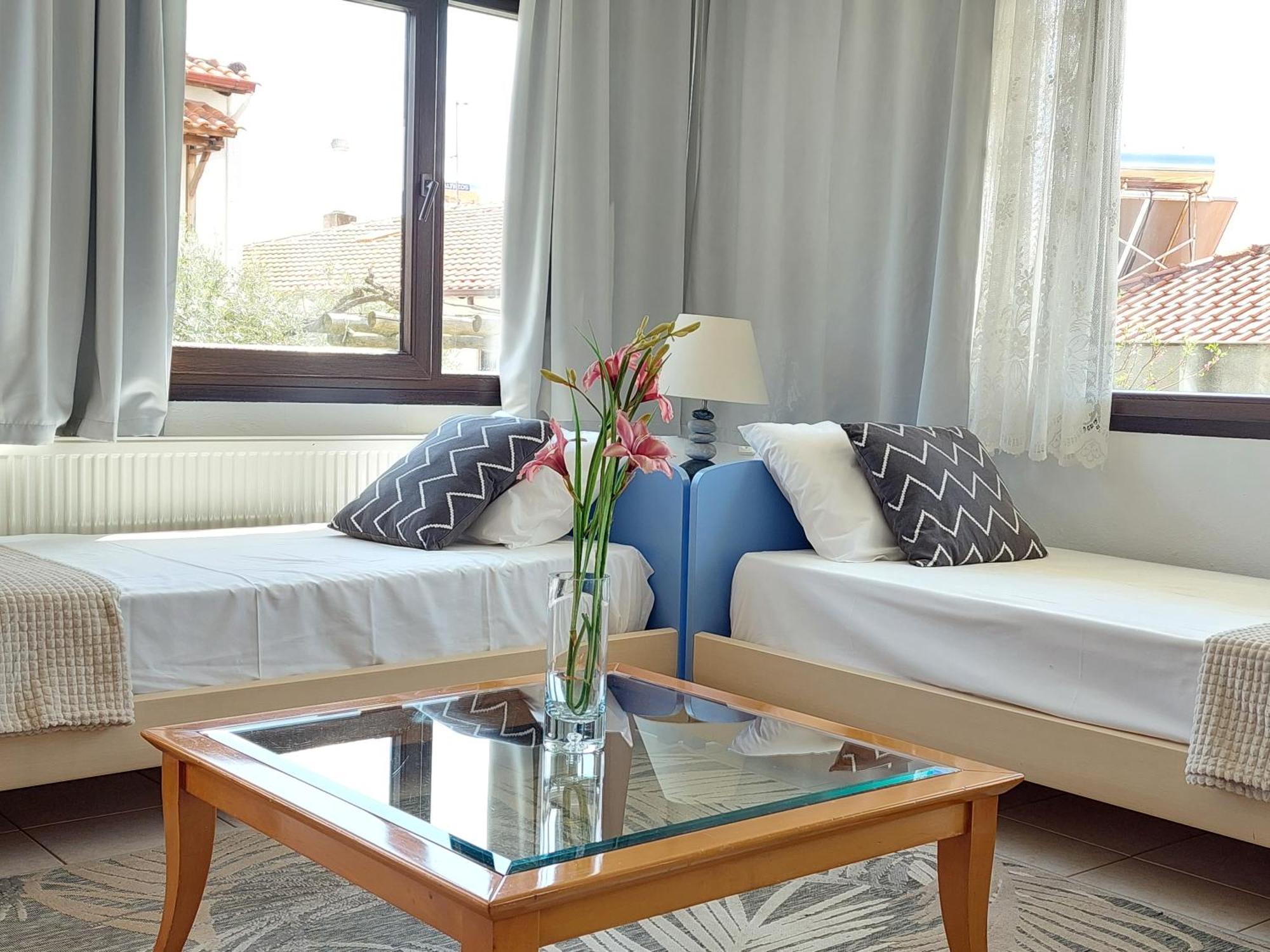 Dora'S House Comfortable Apartment With A Yard And View Pirgadíkia Kültér fotó