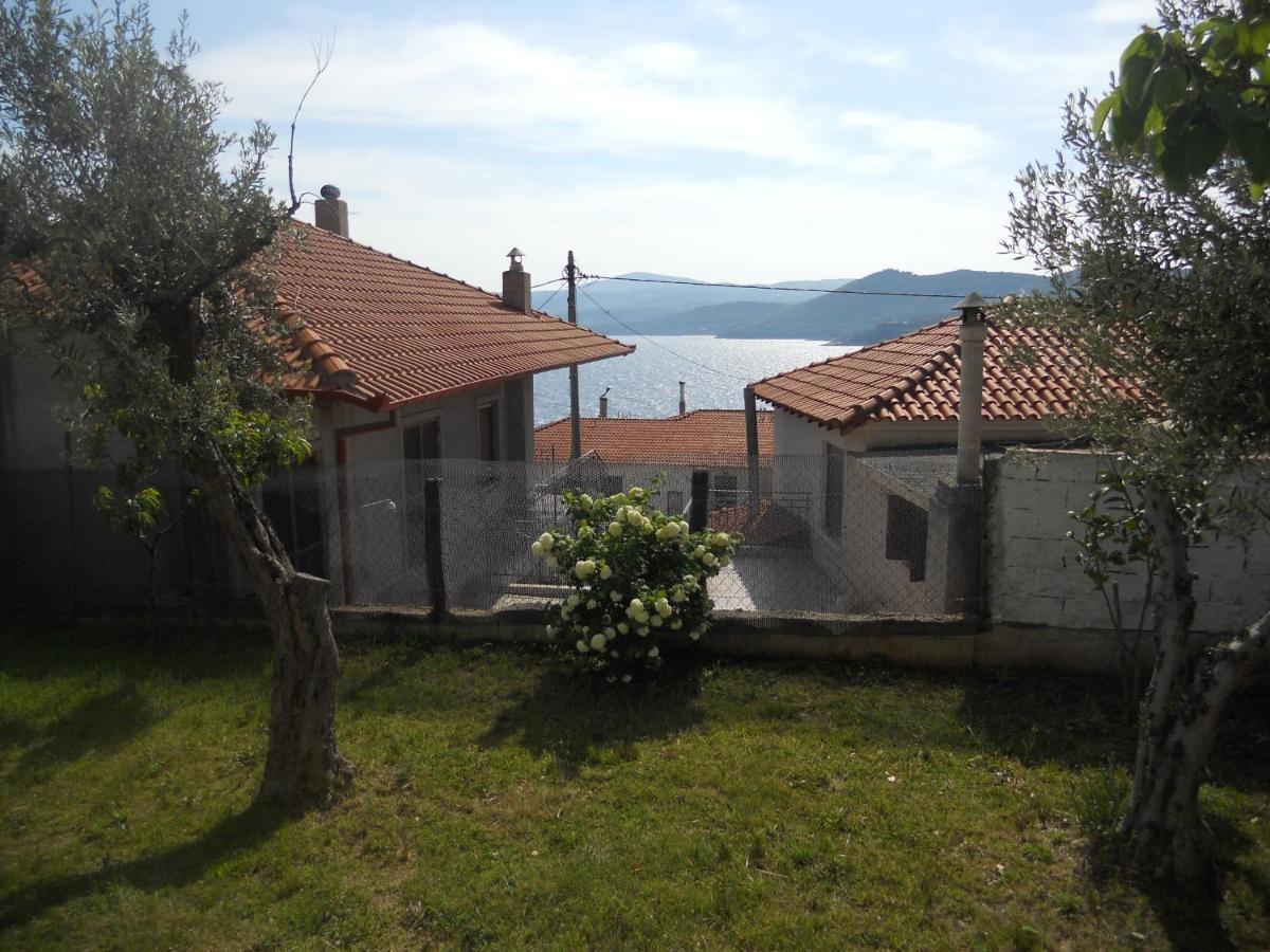 Dora'S House Comfortable Apartment With A Yard And View Pirgadíkia Kültér fotó